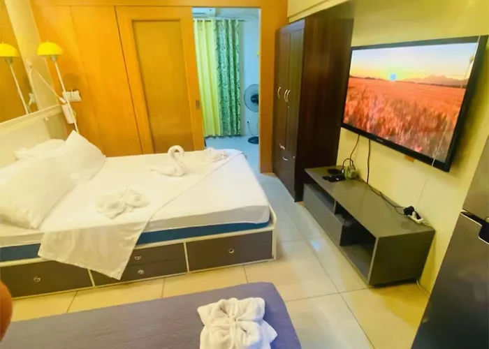Apartamento 232 1br Big Balcony 2 Queen Size 1-sofa Bed 1single Extra Mattress Manila